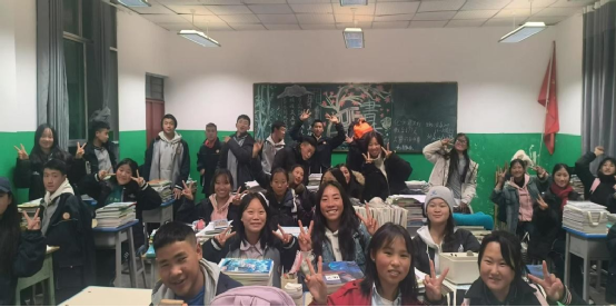 青春筑夢傳薪火，歲月留香育棟梁——21級(jí)地理科學(xué)2班王靈藝教學(xué)演示用品賞析